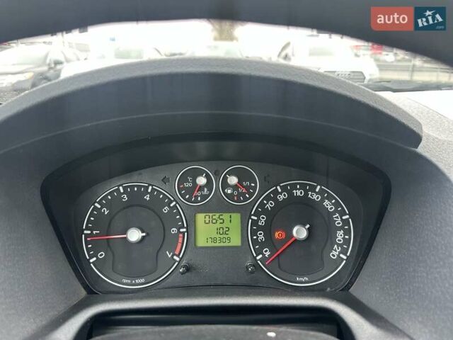 Сірий Форд Фьюжен, об'ємом двигуна 1.4 л та пробігом 178 тис. км за 3900 $, фото 15 на Automoto.ua