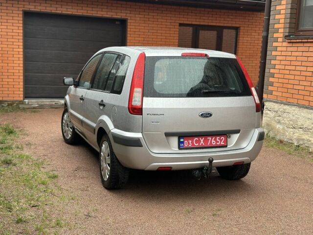 Серый Форд Фьюжн, объемом двигателя 1.4 л и пробегом 150 тыс. км за 5500 $, фото 1 на Automoto.ua