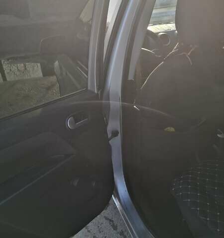 Сірий Форд Фьюжен, об'ємом двигуна 1.4 л та пробігом 242 тис. км за 4300 $, фото 8 на Automoto.ua