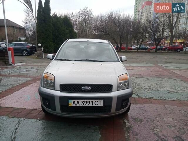 Серый Форд Фьюжн, объемом двигателя 1.4 л и пробегом 182 тыс. км за 5200 $, фото 12 на Automoto.ua