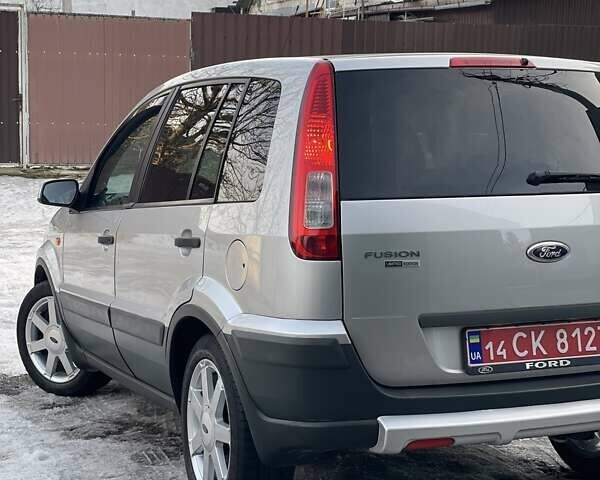 Сірий Форд Фьюжен, об'ємом двигуна 1.6 л та пробігом 115 тис. км за 6480 $, фото 69 на Automoto.ua