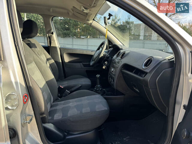 Серый Форд Фьюжн, объемом двигателя 1.4 л и пробегом 235 тыс. км за 3900 $, фото 11 на Automoto.ua