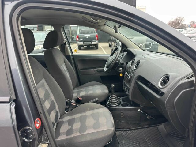 Серый Форд Фьюжн, объемом двигателя 1.4 л и пробегом 178 тыс. км за 3900 $, фото 17 на Automoto.ua