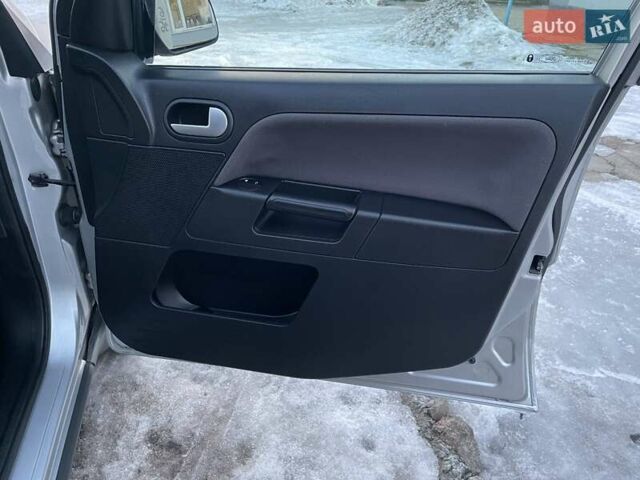 Сірий Форд Фьюжен, об'ємом двигуна 1.6 л та пробігом 115 тис. км за 6480 $, фото 112 на Automoto.ua