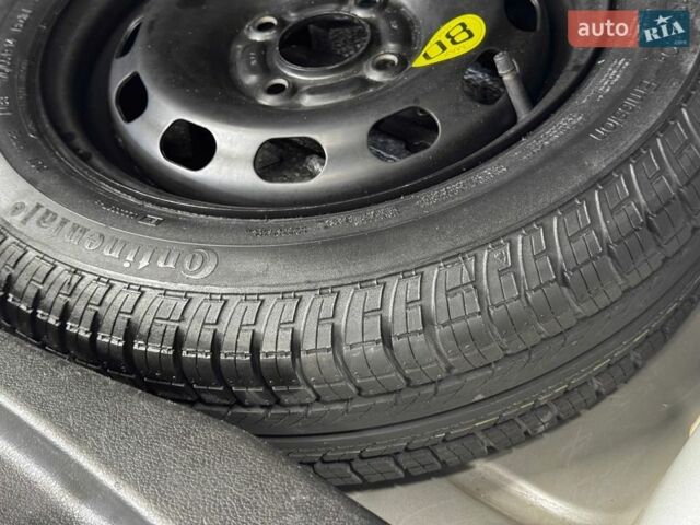 Сірий Форд Фьюжен, об'ємом двигуна 1.6 л та пробігом 119 тис. км за 5490 $, фото 80 на Automoto.ua