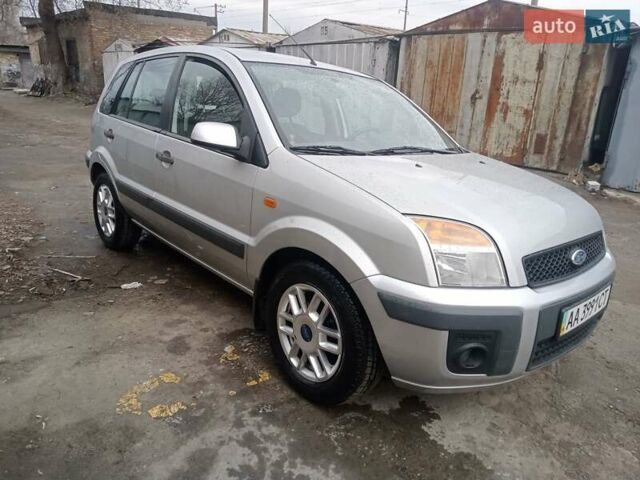 Серый Форд Фьюжн, объемом двигателя 1.4 л и пробегом 182 тыс. км за 5200 $, фото 9 на Automoto.ua