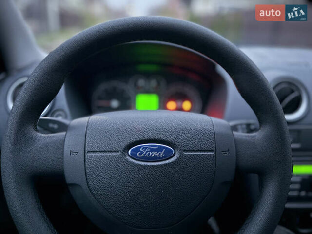 Серый Форд Фьюжн, объемом двигателя 1.4 л и пробегом 173 тыс. км за 5500 $, фото 29 на Automoto.ua