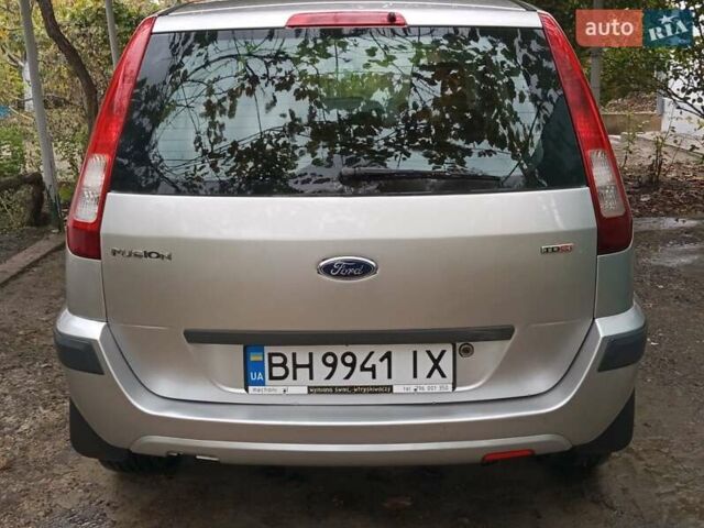 Серый Форд Фьюжн, объемом двигателя 1.4 л и пробегом 240 тыс. км за 3700 $, фото 3 на Automoto.ua