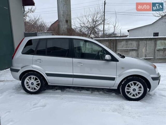 Сірий Форд Фьюжен, об'ємом двигуна 1.4 л та пробігом 103 тис. км за 5999 $, фото 24 на Automoto.ua