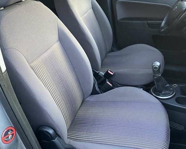 Серый Форд Фьюжн, объемом двигателя 1.4 л и пробегом 230 тыс. км за 5900 $, фото 52 на Automoto.ua