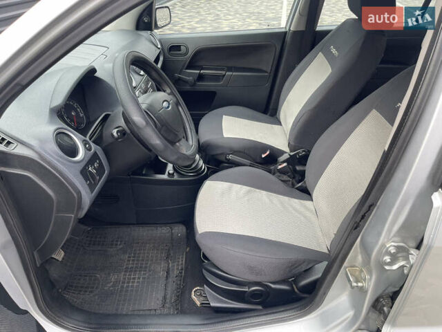 Сірий Форд Фьюжен, об'ємом двигуна 1.4 л та пробігом 133 тис. км за 3700 $, фото 7 на Automoto.ua