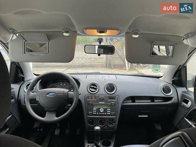 Серый Форд Фьюжн, объемом двигателя 1.4 л и пробегом 119 тыс. км за 5800 $, фото 56 на Automoto.ua