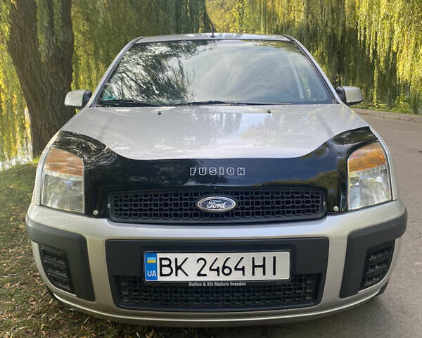Серый Форд Фьюжн, объемом двигателя 1.4 л и пробегом 350 тыс. км за 4450 $, фото 13 на Automoto.ua