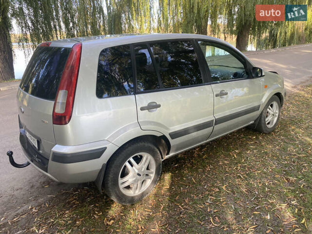Серый Форд Фьюжн, объемом двигателя 1.4 л и пробегом 350 тыс. км за 4450 $, фото 10 на Automoto.ua
