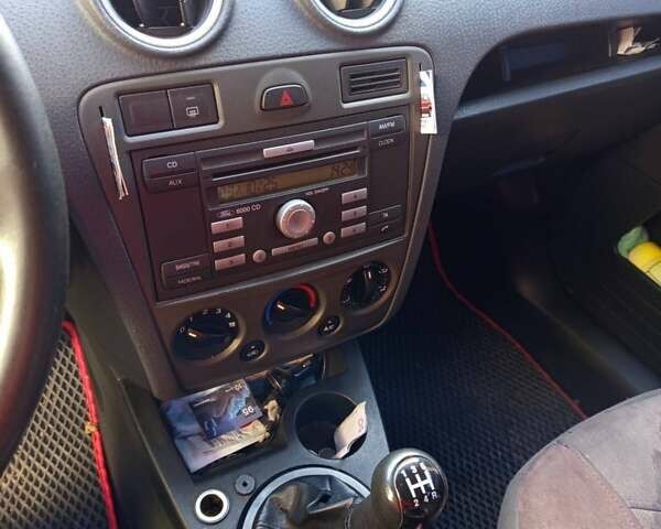 Серый Форд Фьюжн, объемом двигателя 1.39 л и пробегом 160 тыс. км за 5000 $, фото 6 на Automoto.ua