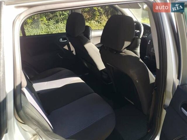 Сірий Форд Фьюжен, об'ємом двигуна 1.4 л та пробігом 306 тис. км за 4200 $, фото 5 на Automoto.ua