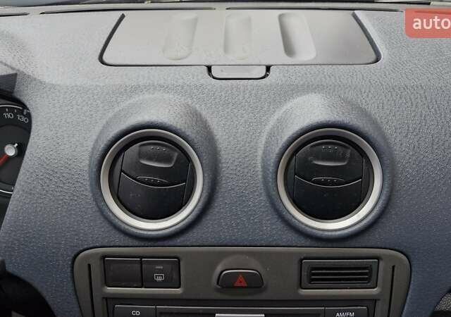 Серый Форд Фьюжн, объемом двигателя 1.6 л и пробегом 148 тыс. км за 5750 $, фото 41 на Automoto.ua