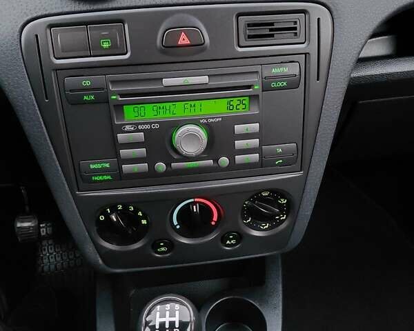 Серый Форд Фьюжн, объемом двигателя 1.4 л и пробегом 154 тыс. км за 4999 $, фото 10 на Automoto.ua