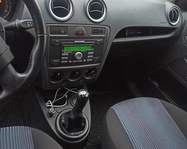 Сірий Форд Фьюжен, об'ємом двигуна 1.4 л та пробігом 37 тис. км за 7800 $, фото 23 на Automoto.ua