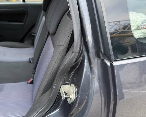 Серый Форд Фьюжн, объемом двигателя 1.4 л и пробегом 175 тыс. км за 4500 $, фото 47 на Automoto.ua