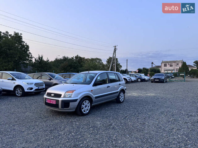 Серый Форд Фьюжн, объемом двигателя 1.6 л и пробегом 180 тыс. км за 7140 $, фото 3 на Automoto.ua