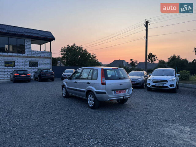 Серый Форд Фьюжн, объемом двигателя 1.6 л и пробегом 180 тыс. км за 7140 $, фото 20 на Automoto.ua