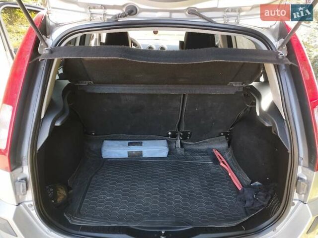 Сірий Форд Фьюжен, об'ємом двигуна 1.4 л та пробігом 306 тис. км за 4200 $, фото 7 на Automoto.ua