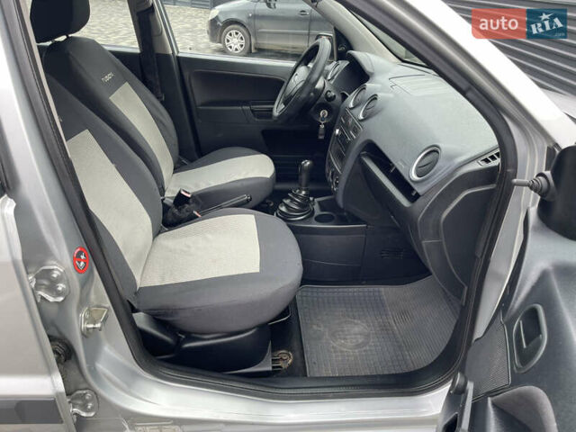Сірий Форд Фьюжен, об'ємом двигуна 1.4 л та пробігом 133 тис. км за 3700 $, фото 10 на Automoto.ua