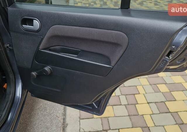 Серый Форд Фьюжн, объемом двигателя 1.6 л и пробегом 148 тыс. км за 5750 $, фото 49 на Automoto.ua