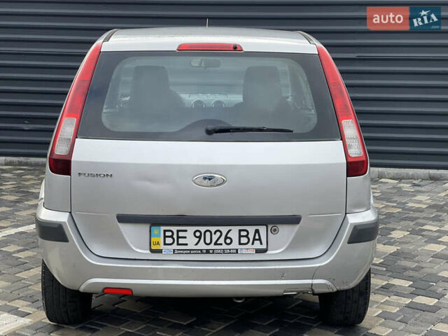 Сірий Форд Фьюжен, об'ємом двигуна 1.4 л та пробігом 133 тис. км за 3700 $, фото 4 на Automoto.ua
