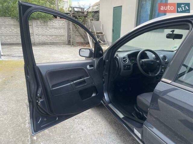 Серый Форд Фьюжн, объемом двигателя 1.4 л и пробегом 119 тыс. км за 5800 $, фото 78 на Automoto.ua