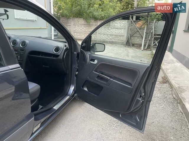 Серый Форд Фьюжн, объемом двигателя 1.4 л и пробегом 119 тыс. км за 5800 $, фото 86 на Automoto.ua