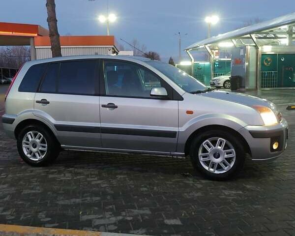 Сірий Форд Фьюжен, об'ємом двигуна 1.39 л та пробігом 334 тис. км за 4000 $, фото 13 на Automoto.ua