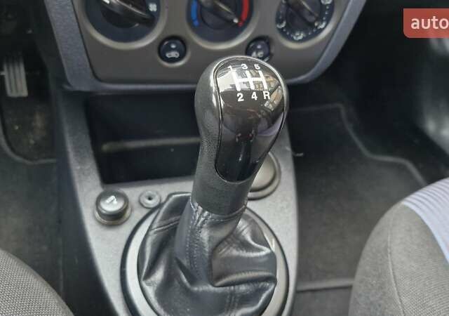 Серый Форд Фьюжн, объемом двигателя 1.6 л и пробегом 148 тыс. км за 5750 $, фото 43 на Automoto.ua