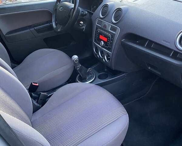 Серый Форд Фьюжн, объемом двигателя 1.4 л и пробегом 230 тыс. км за 5900 $, фото 51 на Automoto.ua