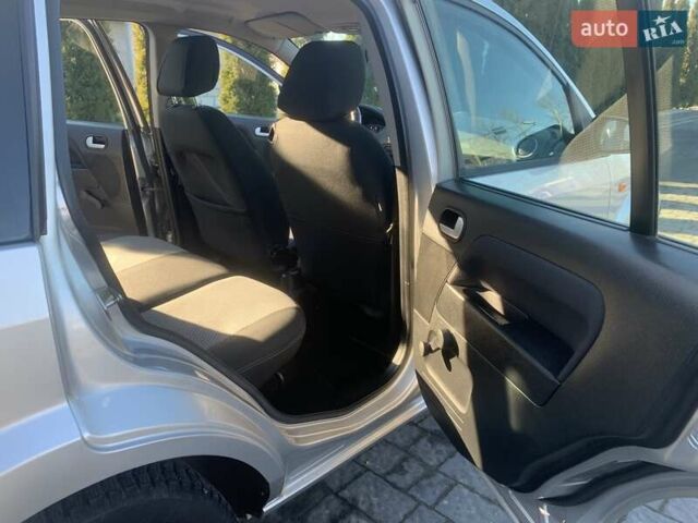 Серый Форд Фьюжн, объемом двигателя 1.4 л и пробегом 167 тыс. км за 4500 $, фото 7 на Automoto.ua