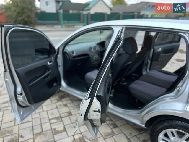 Сірий Форд Фьюжен, об'ємом двигуна 1.39 л та пробігом 211 тис. км за 3888 $, фото 11 на Automoto.ua