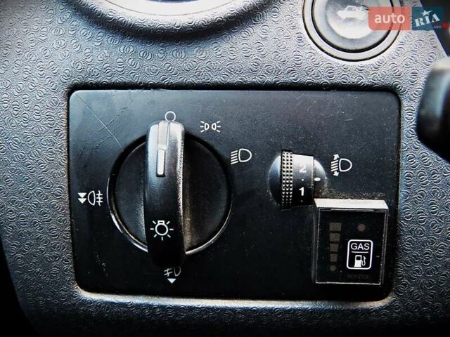 Сірий Форд Фьюжен, об'ємом двигуна 1.4 л та пробігом 235 тис. км за 4200 $, фото 7 на Automoto.ua