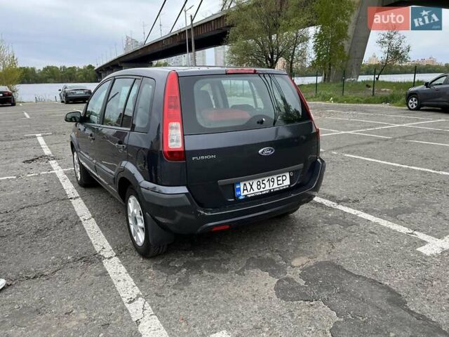 Серый Форд Фьюжн, объемом двигателя 1.4 л и пробегом 175 тыс. км за 4500 $, фото 6 на Automoto.ua