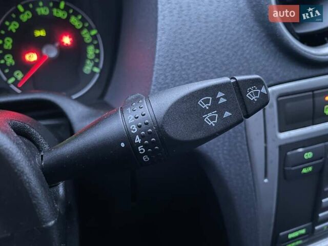 Сірий Форд Фьюжен, об'ємом двигуна 1.4 л та пробігом 103 тис. км за 5999 $, фото 91 на Automoto.ua