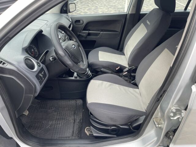 Сірий Форд Фьюжен, об'ємом двигуна 1.4 л та пробігом 133 тис. км за 3700 $, фото 6 на Automoto.ua