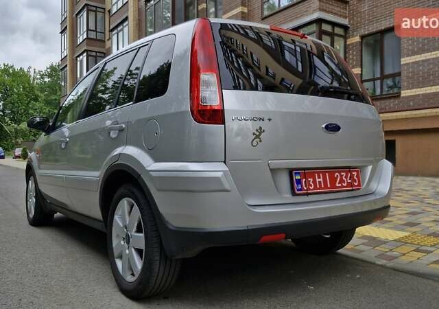 Сірий Форд Фьюжен, об'ємом двигуна 1.6 л та пробігом 120 тис. км за 7499 $, фото 8 на Automoto.ua