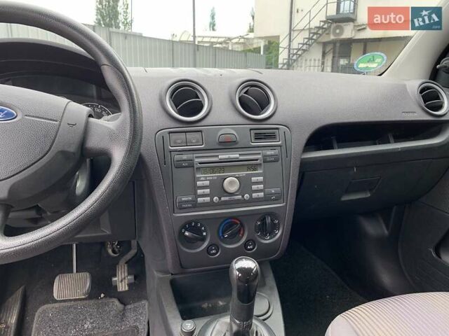 Серый Форд Фьюжн, объемом двигателя 1.4 л и пробегом 174 тыс. км за 6800 $, фото 10 на Automoto.ua