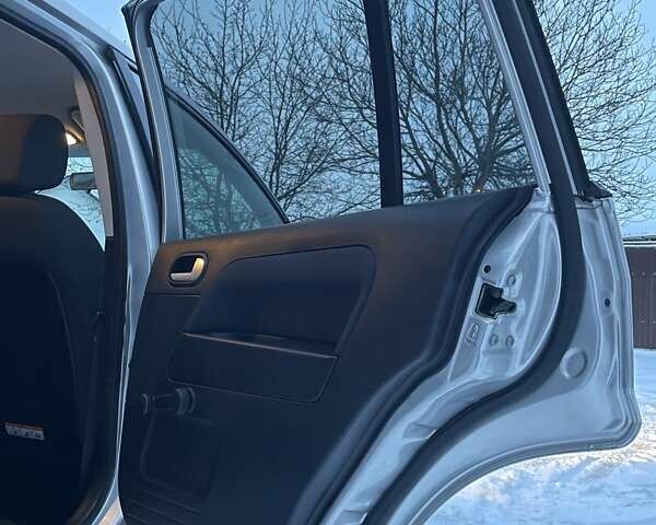 Сірий Форд Фьюжен, об'ємом двигуна 1.4 л та пробігом 103 тис. км за 5999 $, фото 116 на Automoto.ua