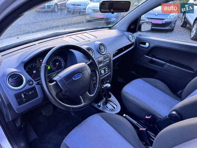 Серый Форд Фьюжн, объемом двигателя 1.6 л и пробегом 180 тыс. км за 7140 $, фото 28 на Automoto.ua