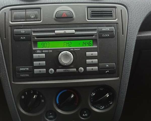 Сірий Форд Фьюжен, об'ємом двигуна 1.4 л та пробігом 37 тис. км за 7800 $, фото 2 на Automoto.ua