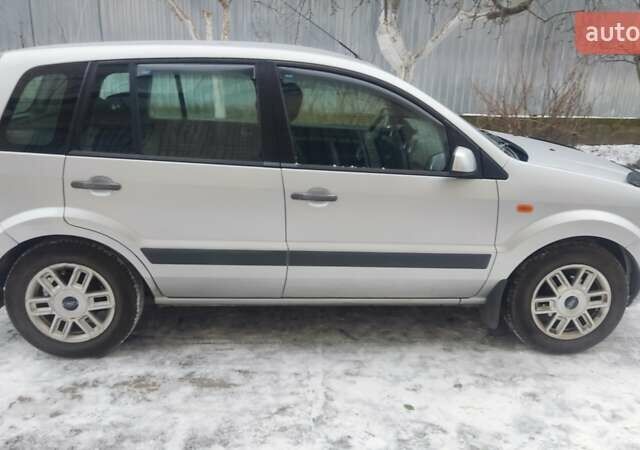 Серый Форд Фьюжн, объемом двигателя 1.39 л и пробегом 121 тыс. км за 5999 $, фото 1 на Automoto.ua