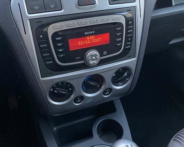 Серый Форд Фьюжн, объемом двигателя 1.4 л и пробегом 230 тыс. км за 5900 $, фото 37 на Automoto.ua