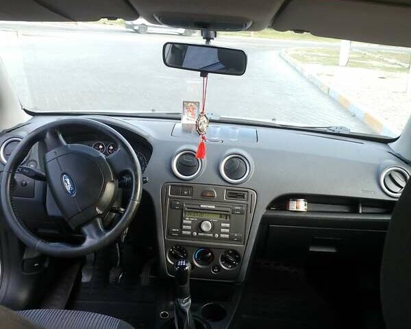 Сірий Форд Фьюжен, об'ємом двигуна 1.39 л та пробігом 334 тис. км за 4000 $, фото 9 на Automoto.ua