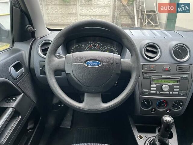 Серый Форд Фьюжн, объемом двигателя 1.4 л и пробегом 119 тыс. км за 5800 $, фото 65 на Automoto.ua